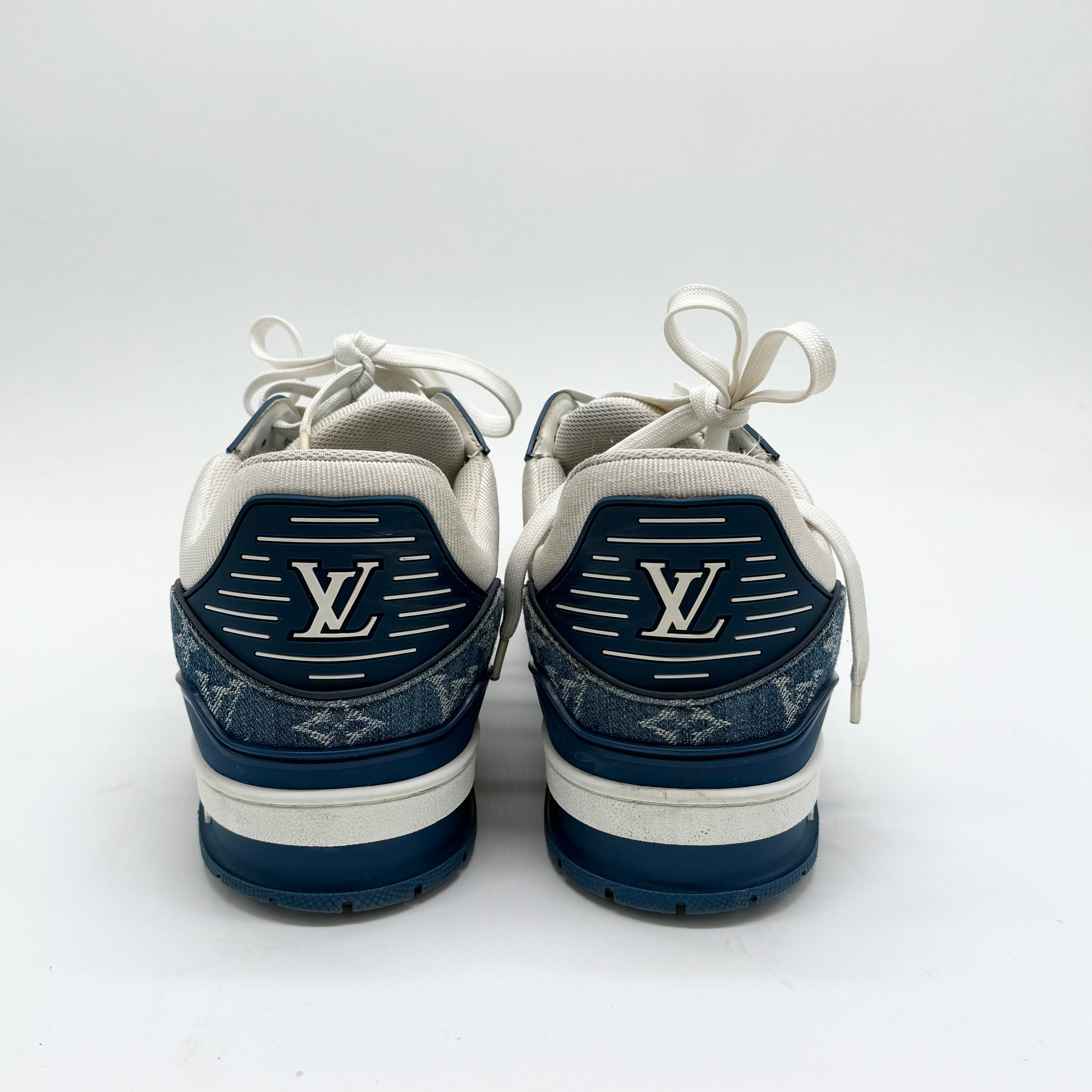 Louis Vuitton B22 Denim White/Blue EU 44 1/2