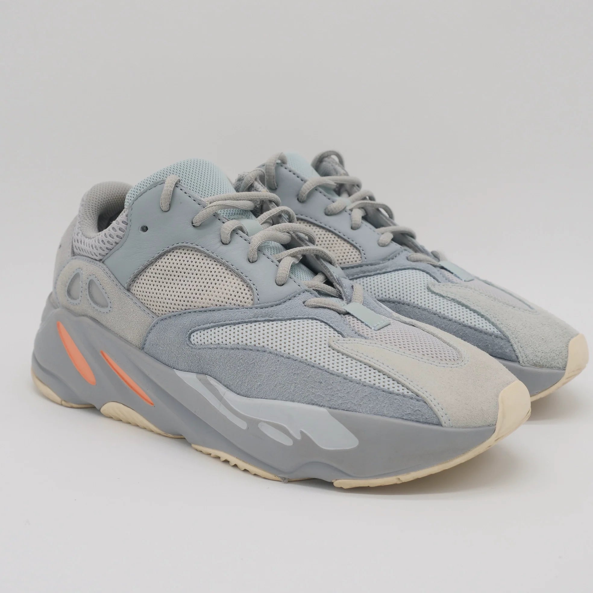 Yeezy Boost 700 Inertia - EU 42