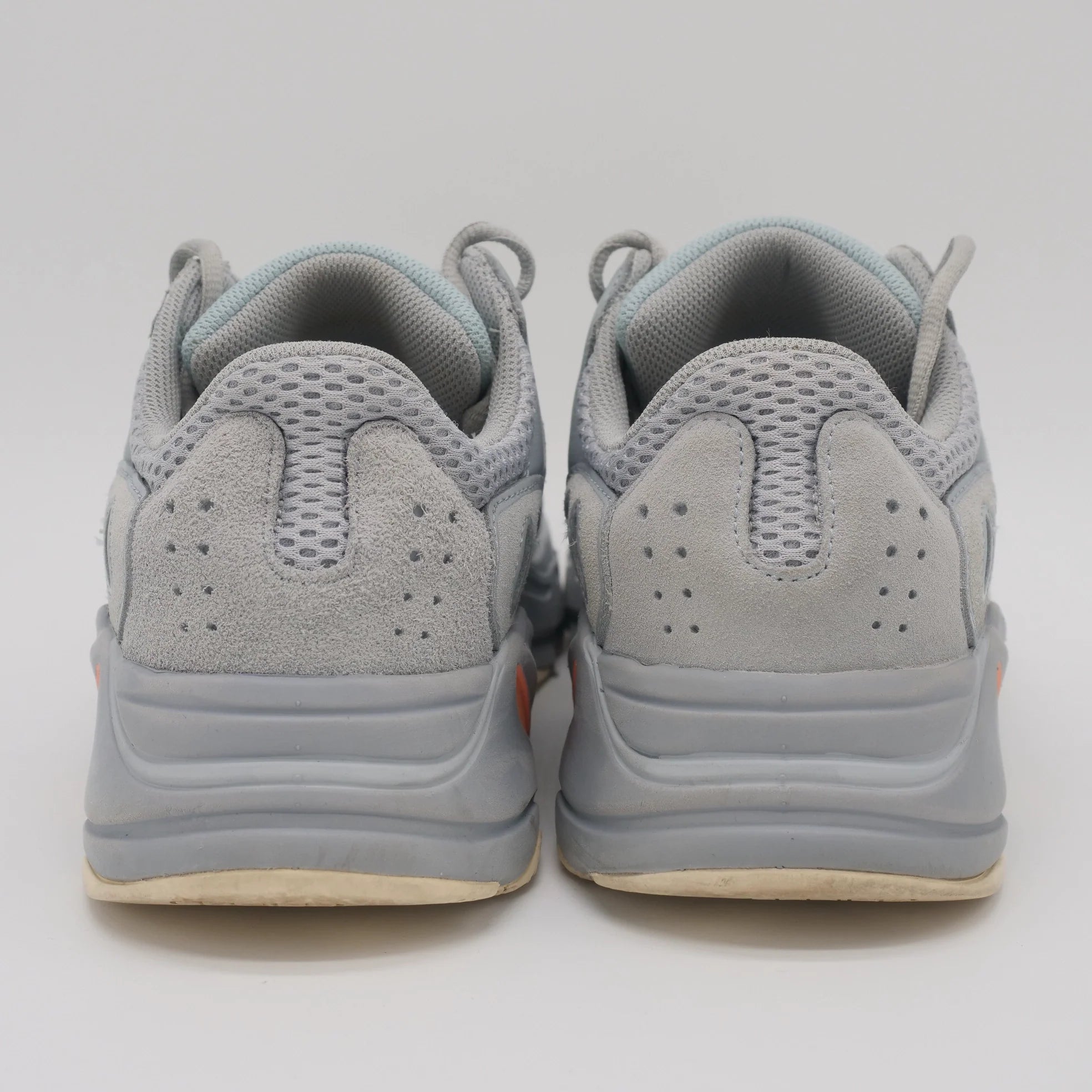 Yeezy Boost 700 Inertia - EU 44